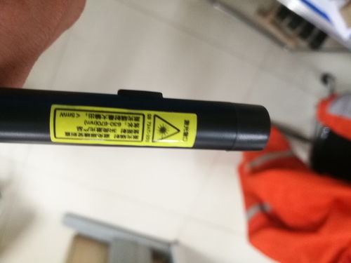 得力3933紅色激光筆電子教鞭開箱測評 輕巧實用，教學演示良伴